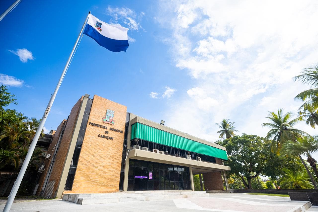 Professores de Camaçari aprovam reajuste salarial de até 10,36%