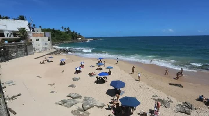 TRF-1 suspende liminar e obra na Praia do Buracão, em Salvador, é retomada