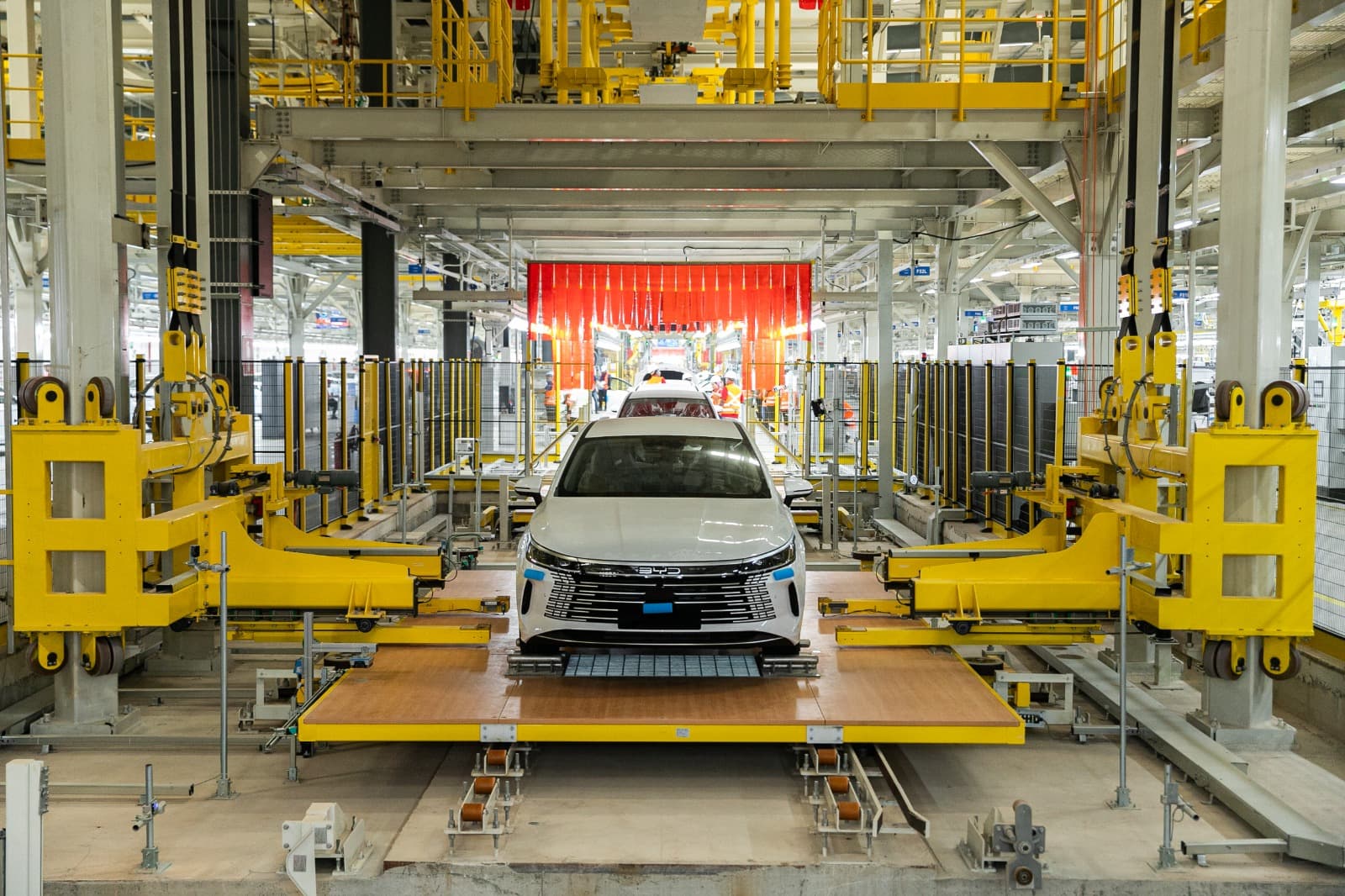 Fábrica BYD na Bahia já tem 100 mil carros encomendados para exportação