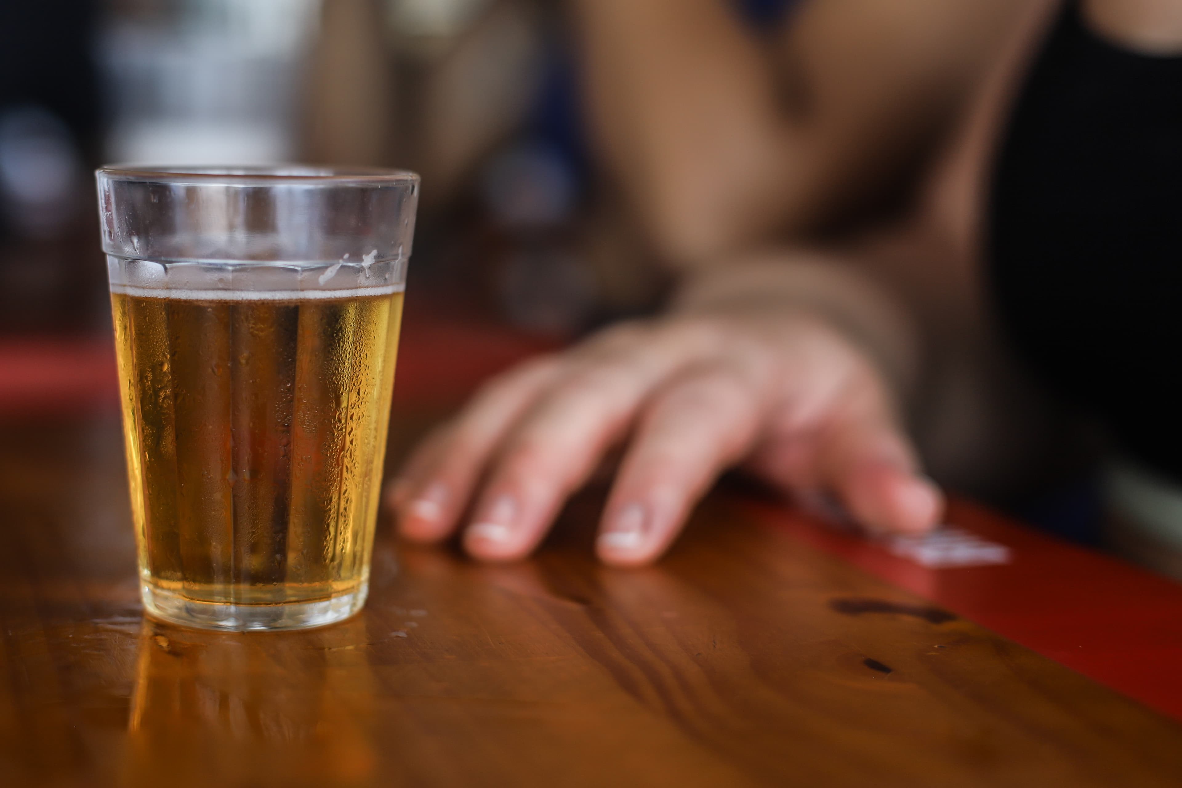 Consumo de cerveja no Brasil recua 5% em 2025, aponta CervBrasil