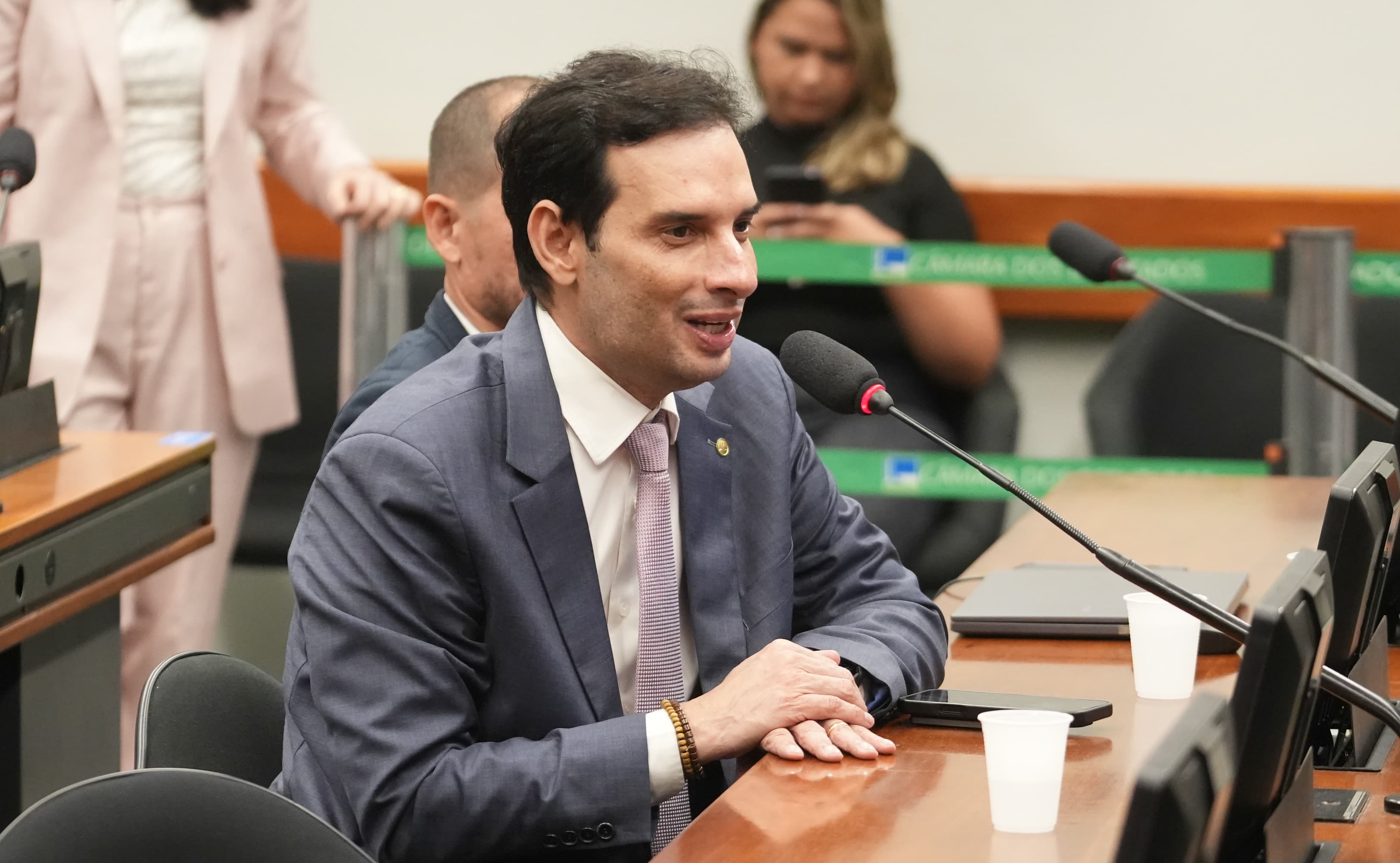 Leo Prates deixa PDT e negocia filiação com Republicanos na Bahia