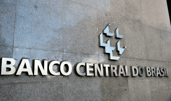 Banco Central e Fed anunciam taxas de juros em cenário de tensão global