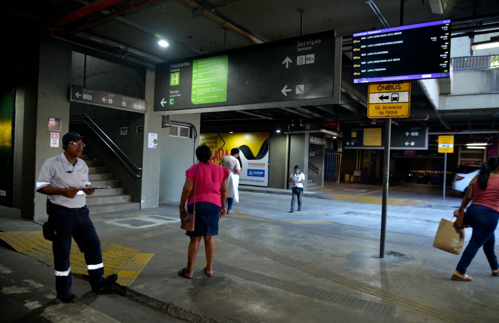 Estação da Lapa, em Salvador, recebe painéis com ônibus em tempo real