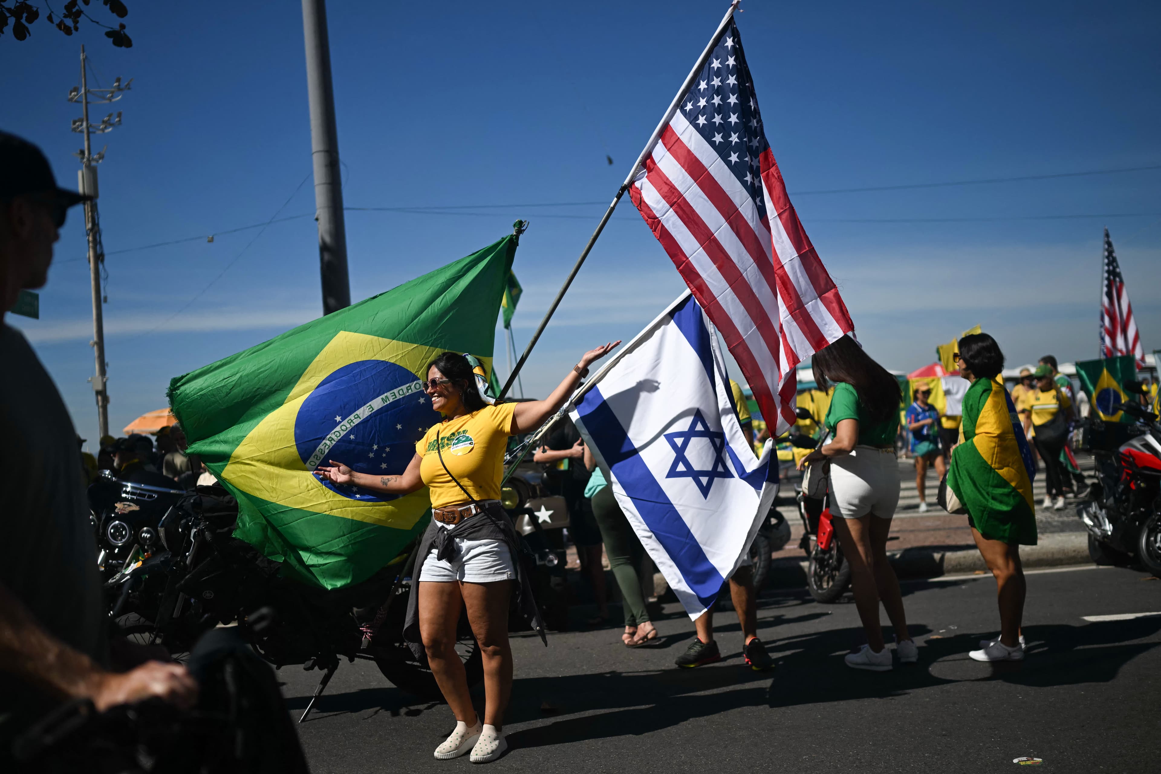 Deputado da Bahia alerta sobre militares israelenses no Brasil