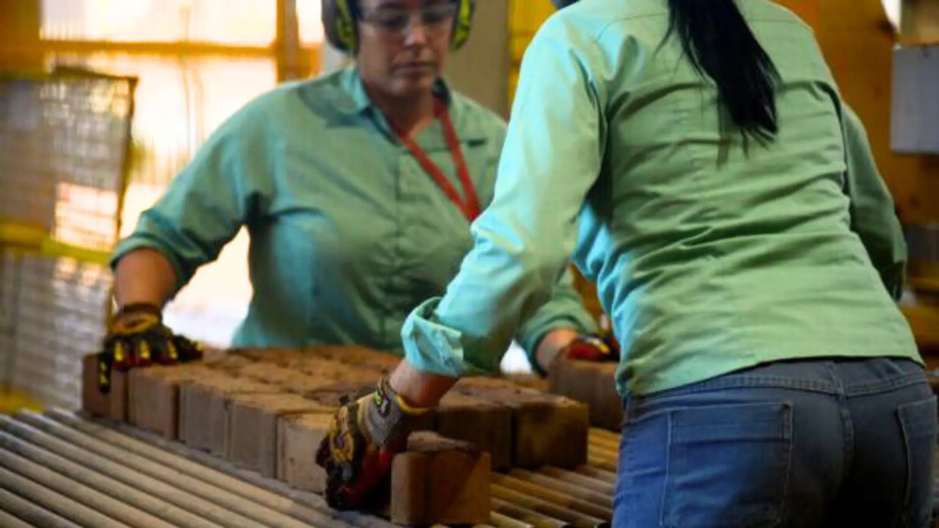 Fim da escala 6x1: Leo Prates defende jornada de 40h e limite de 5 dias de trabalho