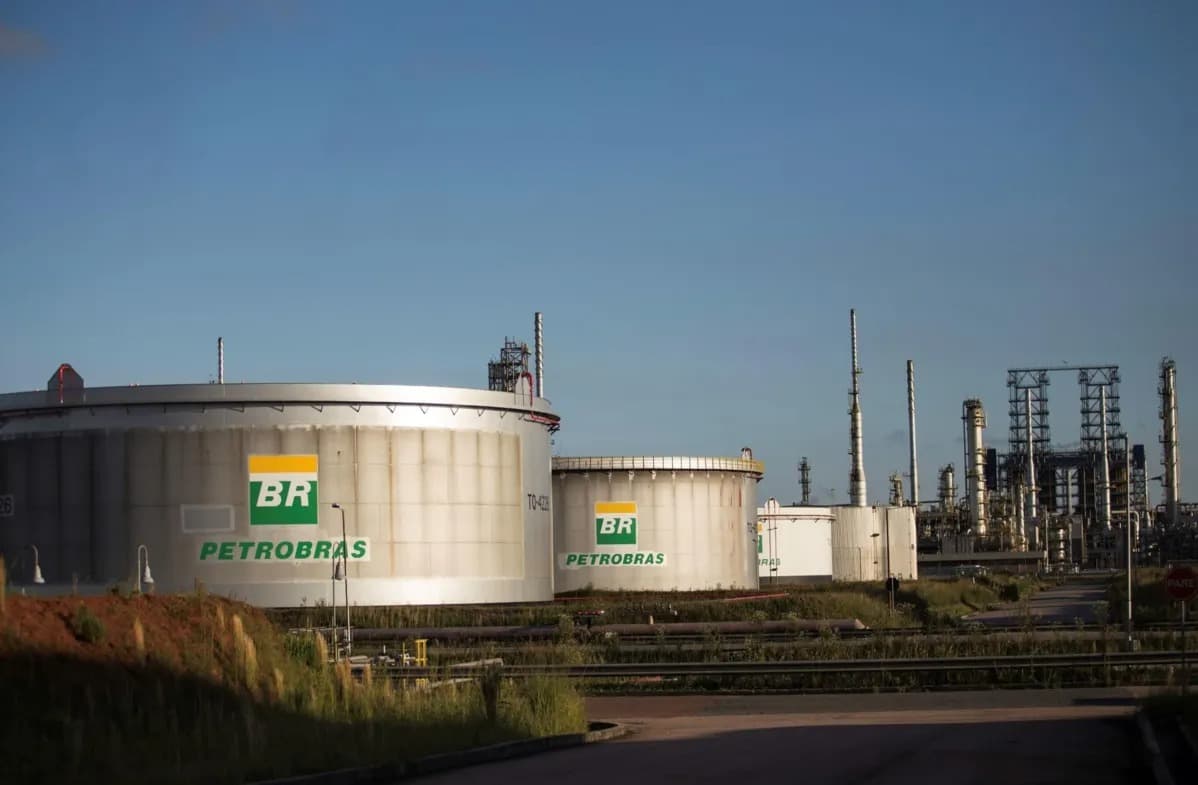Petrobras: estatal amplia entrega de combustíveis e responde à ANP