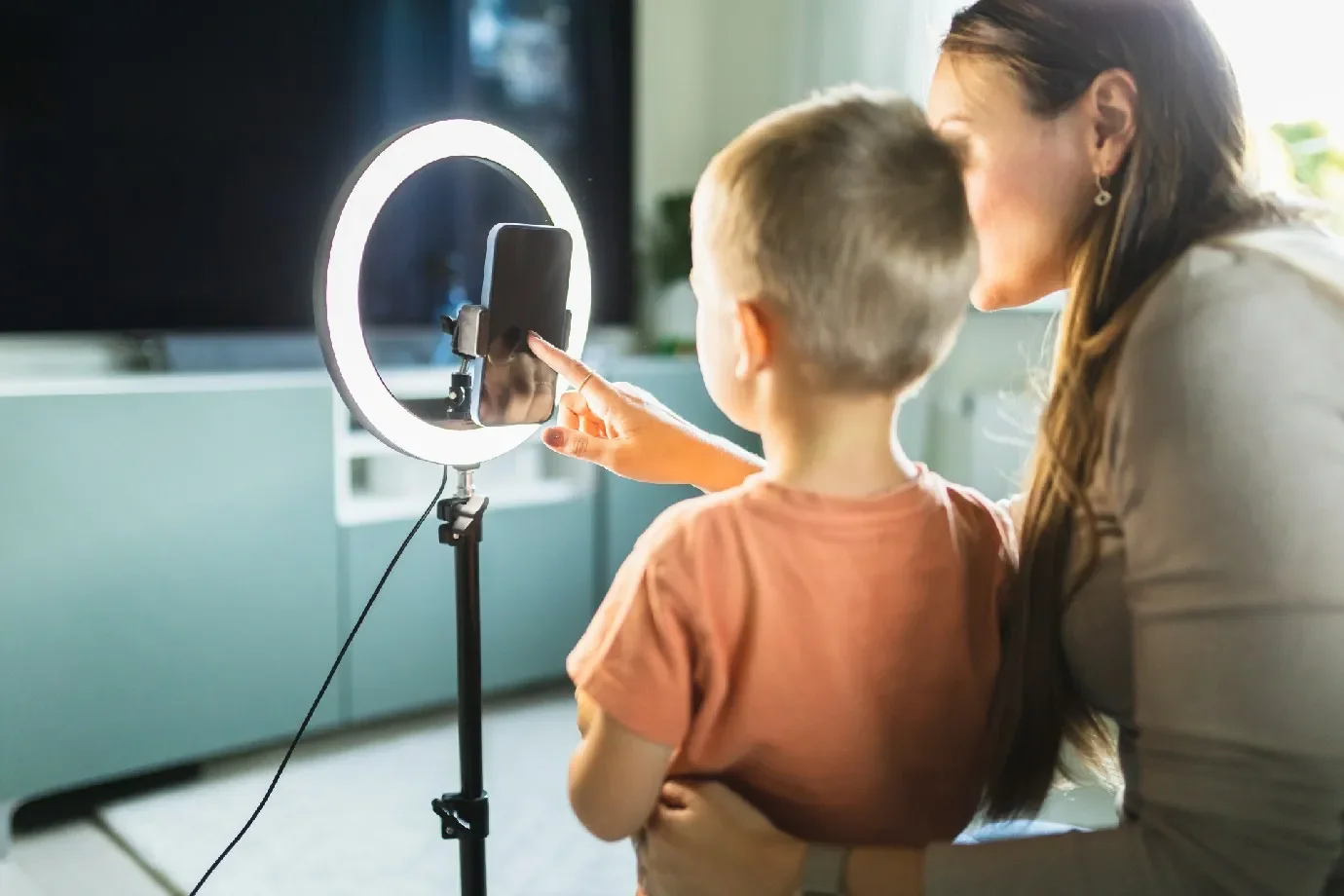 Meta fiscalizará influenciadores mirins para combater trabalho infantil