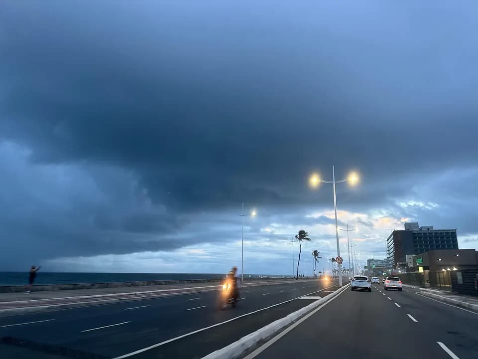 Previsão tempo Salvador: capital terá semana quente e chuvosa no início do outono