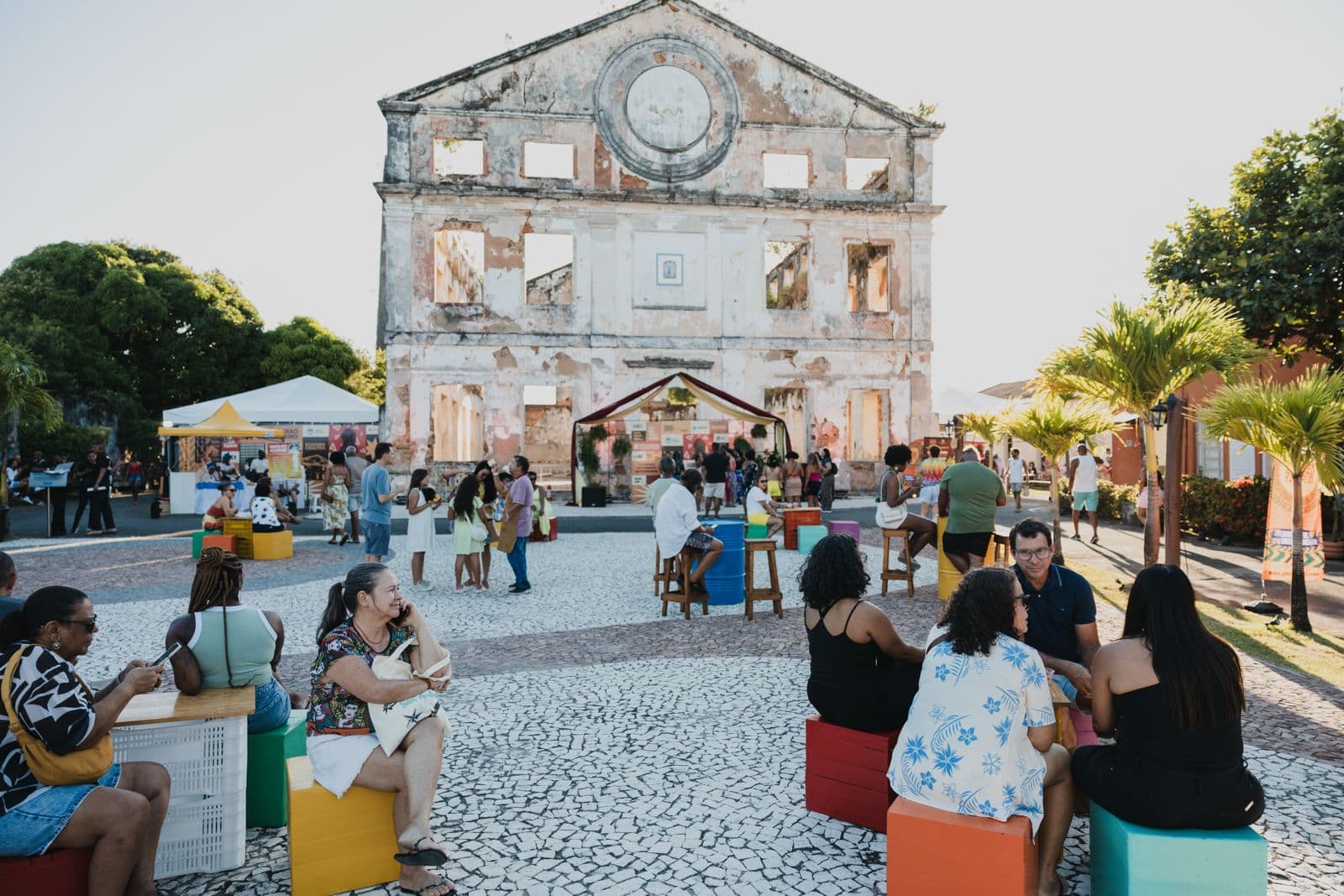 Mercado Iaô celebra Salvador com feira e show gratuito da Timbalada