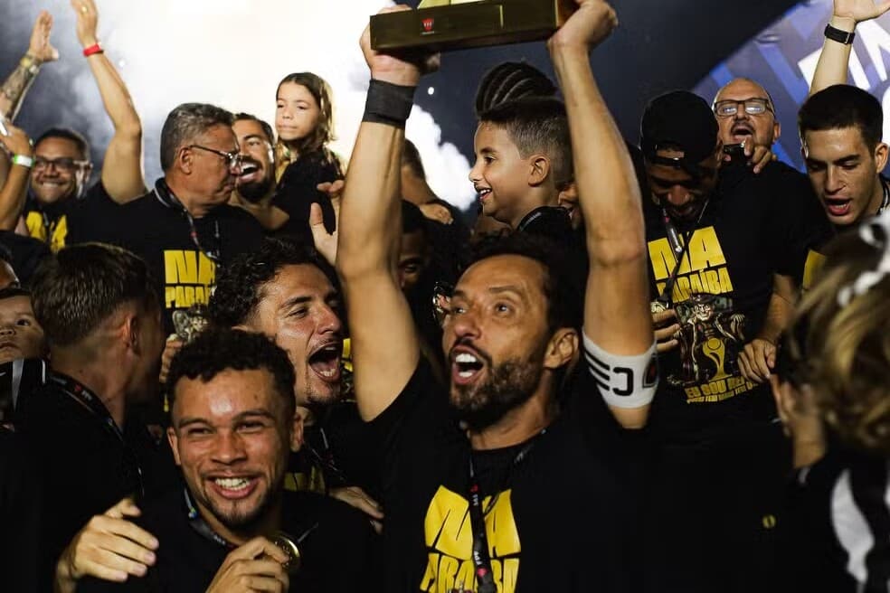 Vitória enfrenta Botafogo-PB com ex-PSG e Lisca 'Doido' na Copa do Nordeste