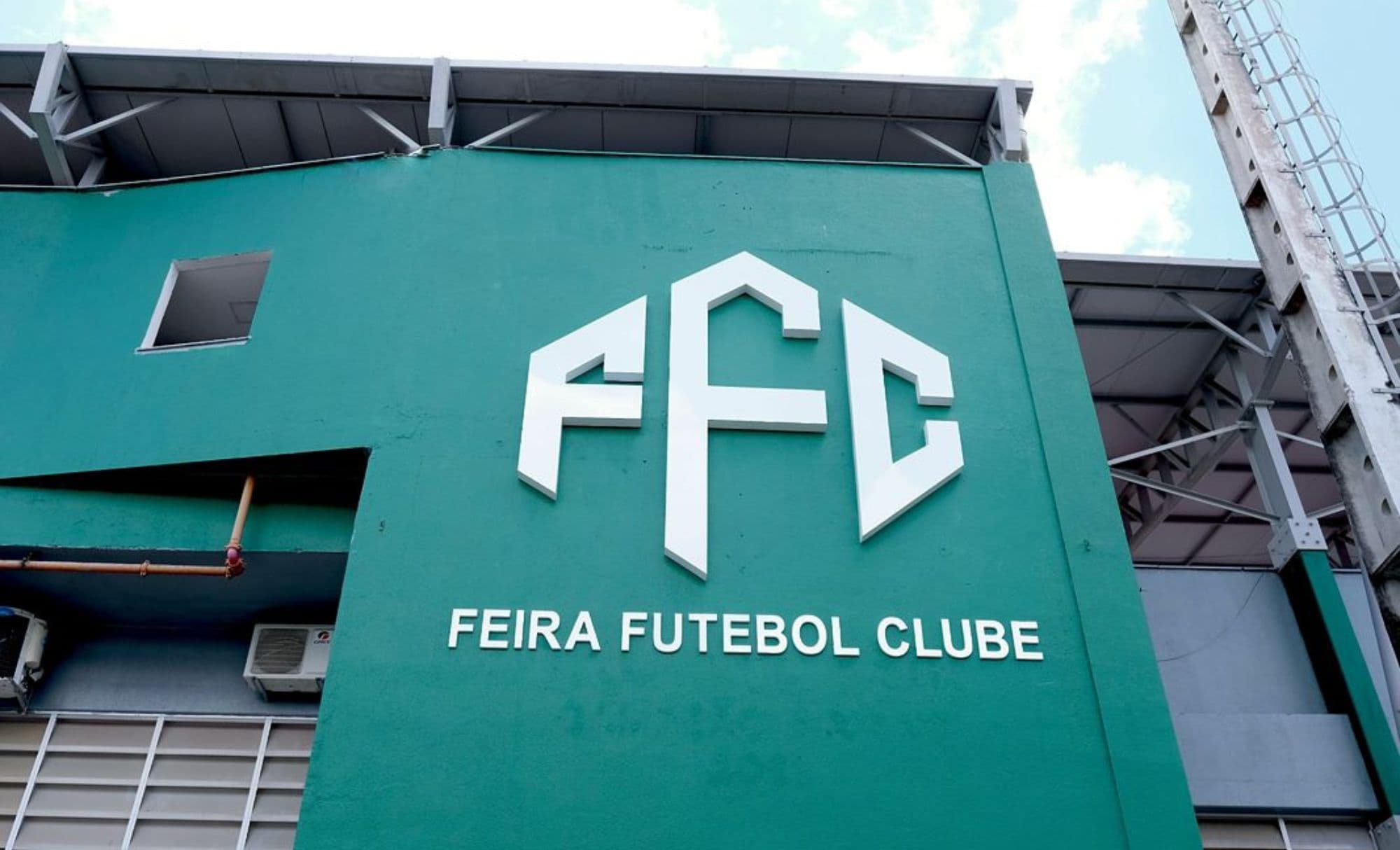 Feira FC anuncia Arena Cajueiro como nova casa até 2027