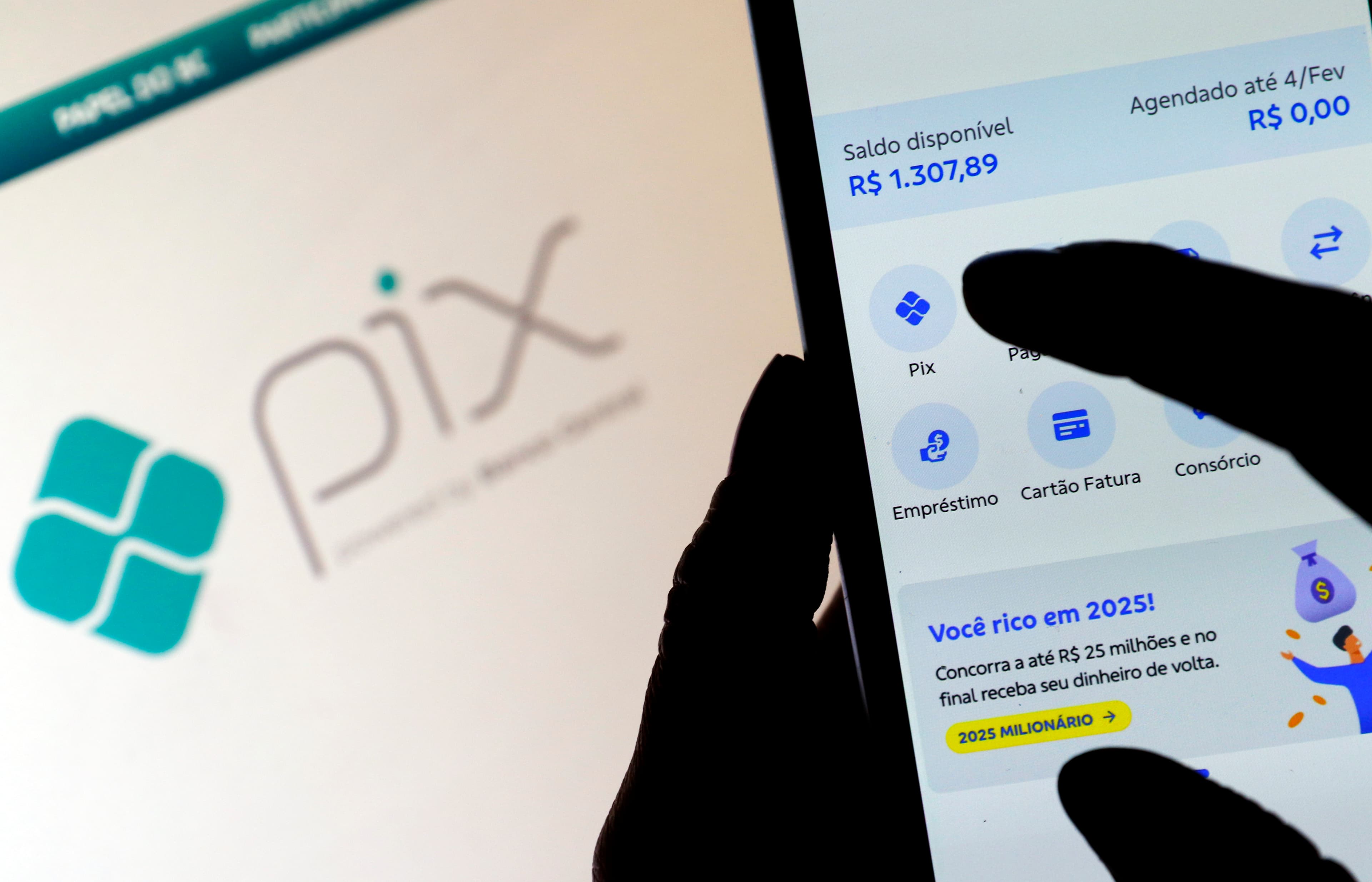 Pix apresenta instabilidade e usuários relatam falhas em bancos nesta terça