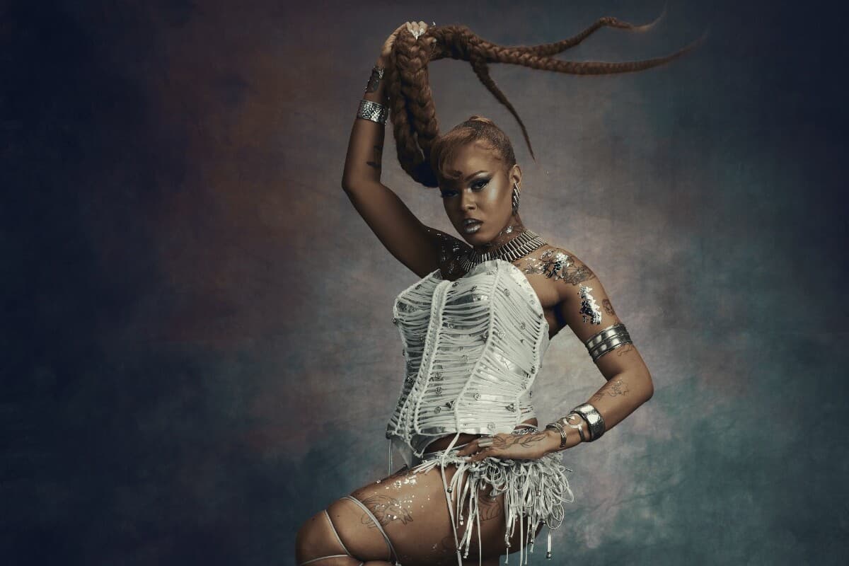 Evylin lança 'Vênus em Áries', seu primeiro álbum, com rap e ritmos baianos