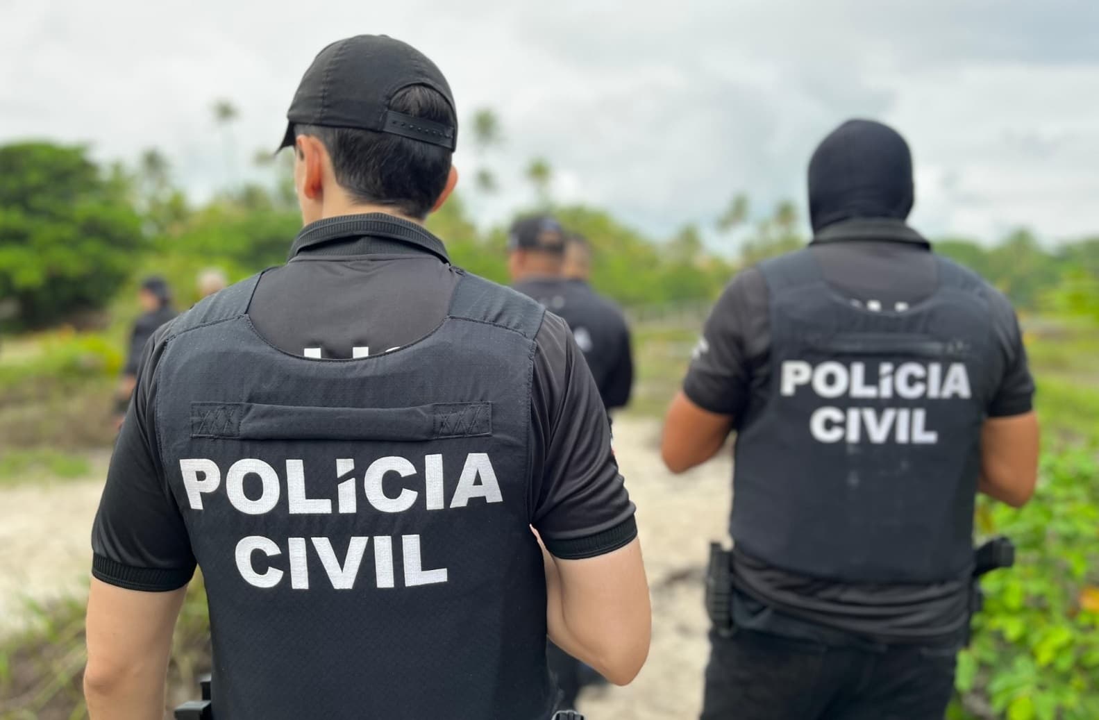 Mãe e padrasto são presos na Bahia por estupro de vulnerável