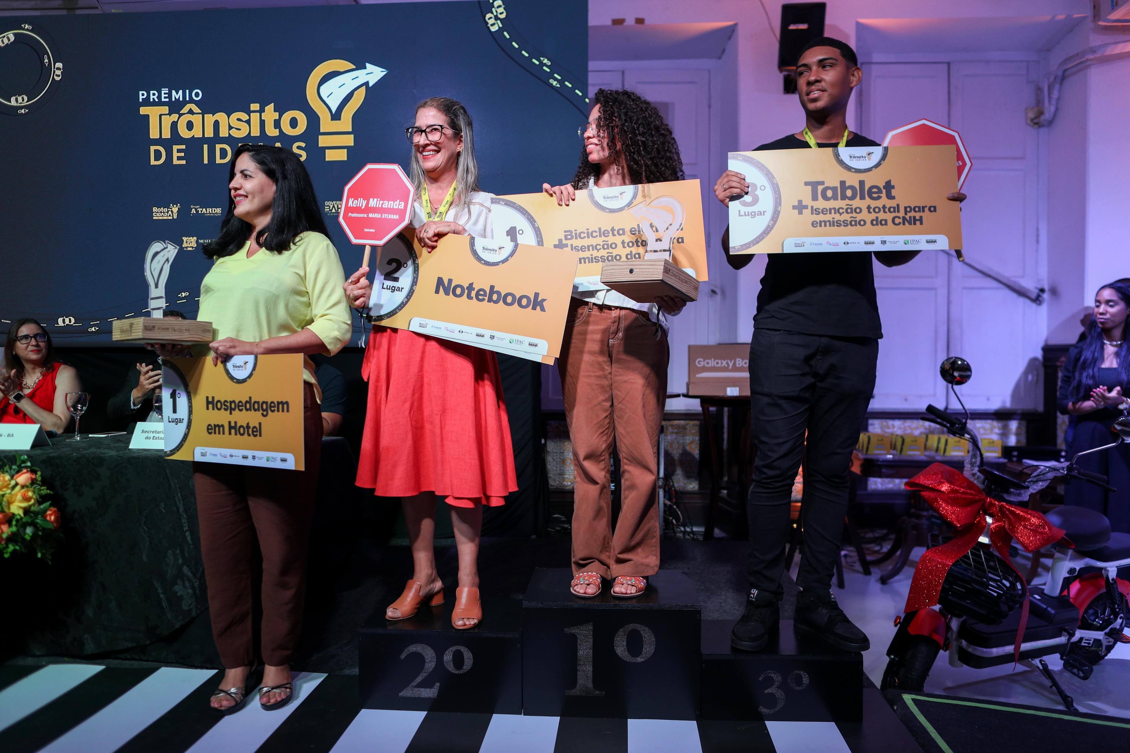 Concurso de redação sobre trânsito premia jovens baianos em Salvador