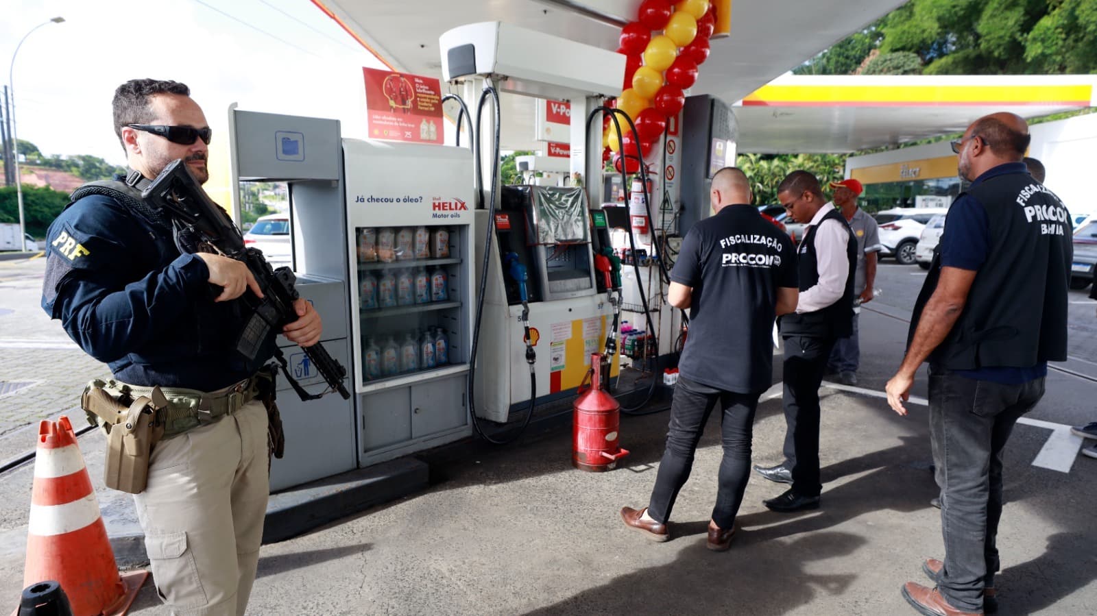 Procon-BA fiscaliza postos de combustíveis em Salvador após alta de preços