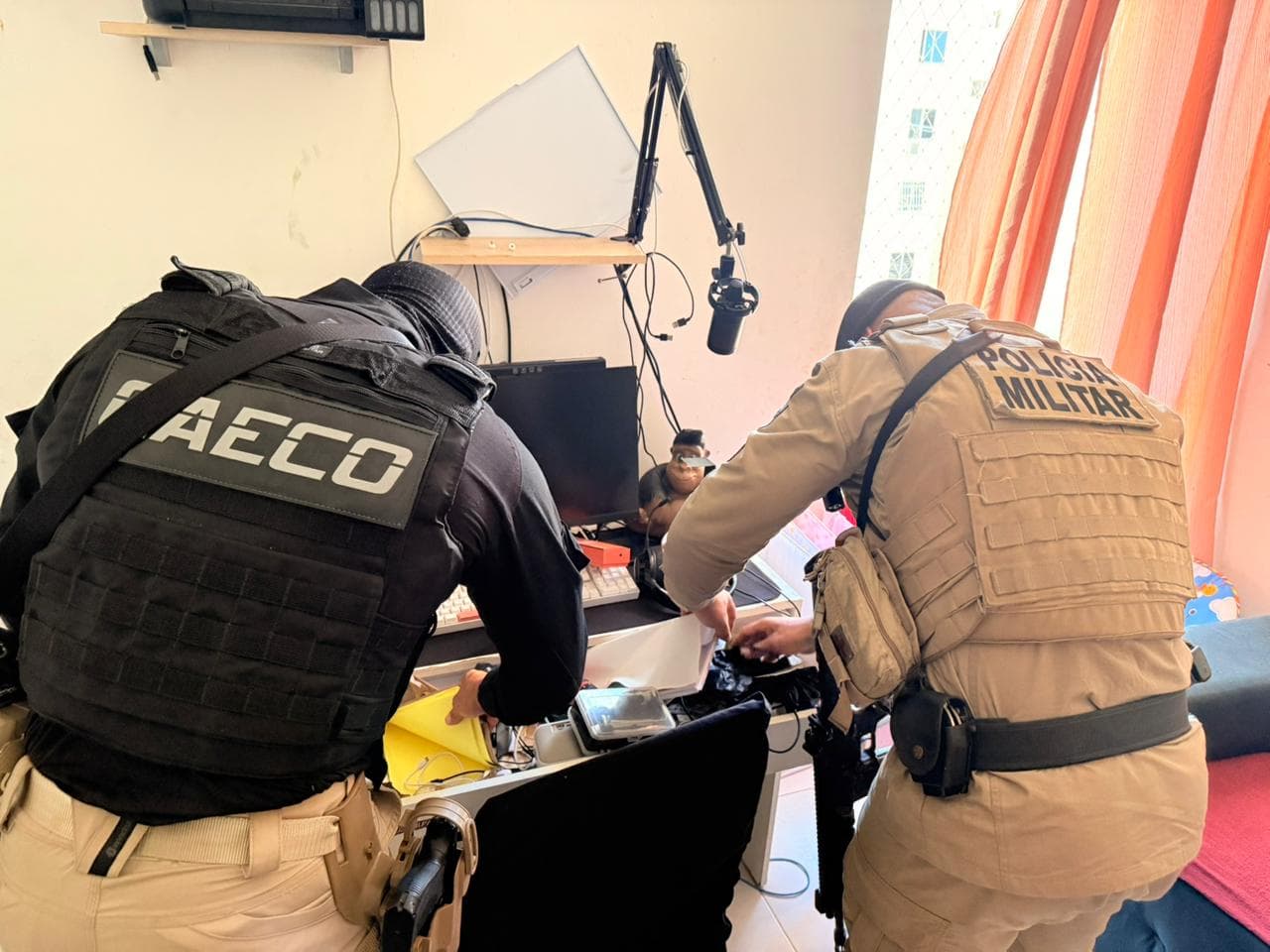 Casal é investigado por roubo e venda de dados em Salvador