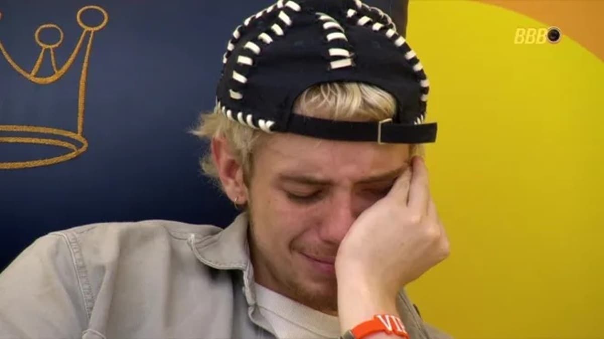 Juliano Floss cogita desistir do BBB 26 após briga por limpeza com Samira