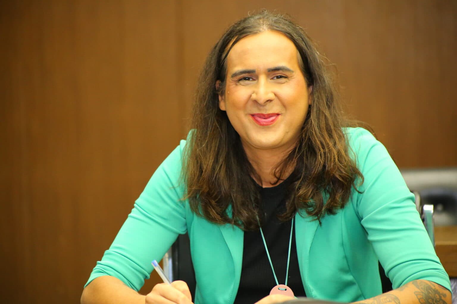 Deputada Duda Salabert atua após jovem trans ser convocada pelo Exército