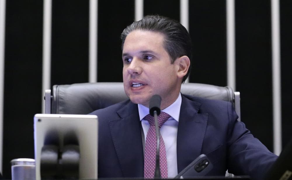 Câmara deve votar fim da escala 6x1 e redução de jornada em maio