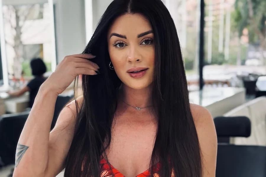 Juju Salimeni exibe mansão de R$ 19 milhões com elevador em Alphaville, SP