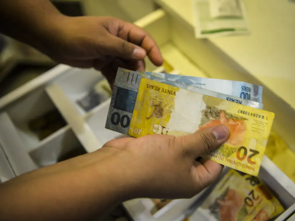 5º dia útil de abril: entenda o prazo para pagamento de salários na Bahia