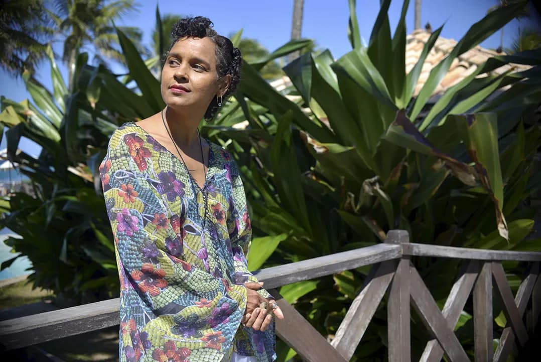 Livro 'FemininAXÉ' resgata protagonismo feminino da axé music em Salvador