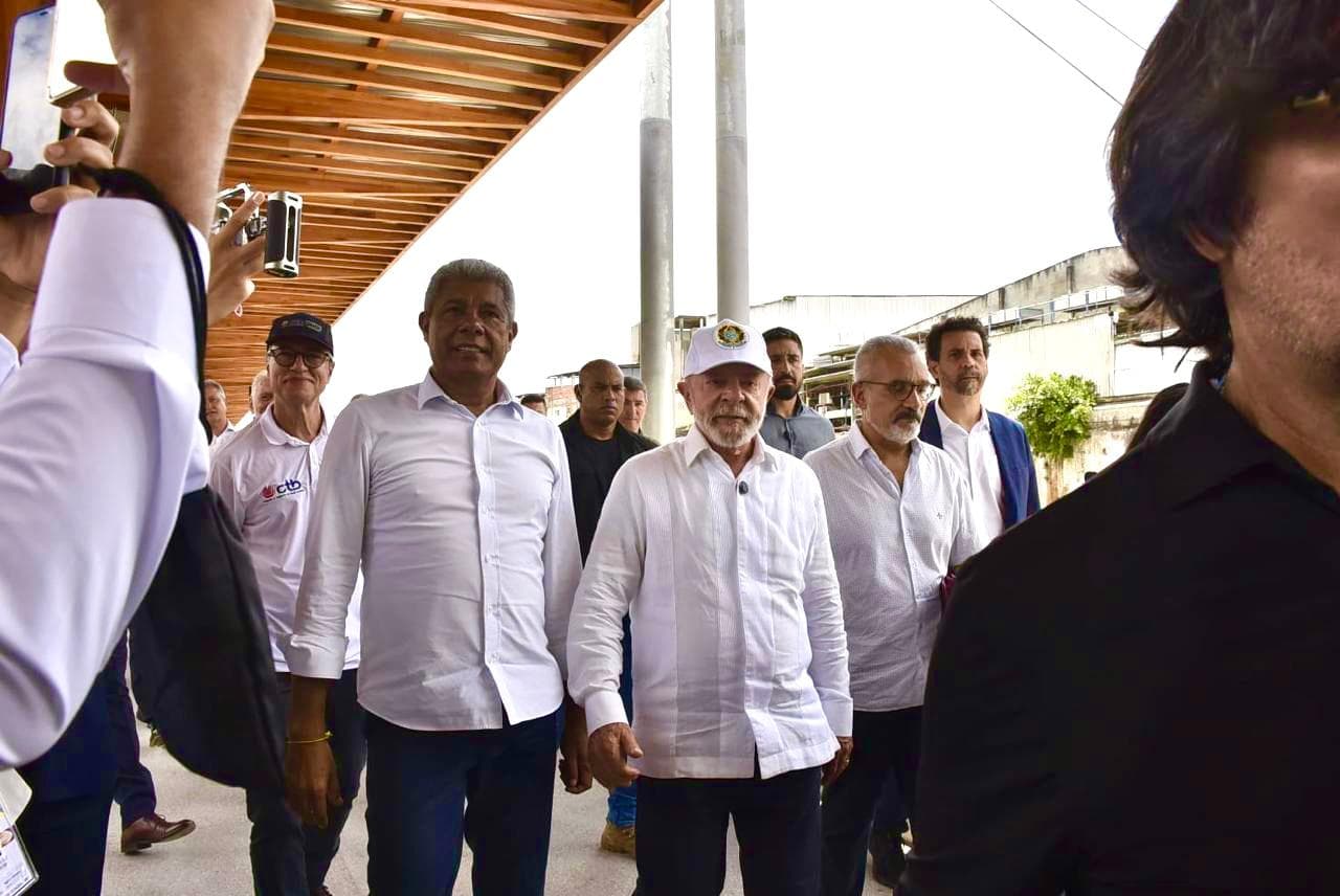 Jerônimo critica Bolsonaro em Salvador e compara gestões