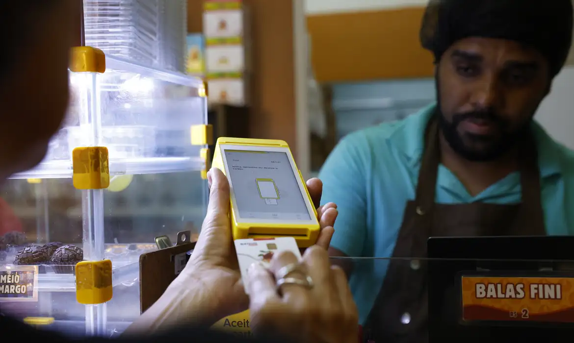 Vale-refeição: Justiça decide que benefício deve ser pago em férias de servidores