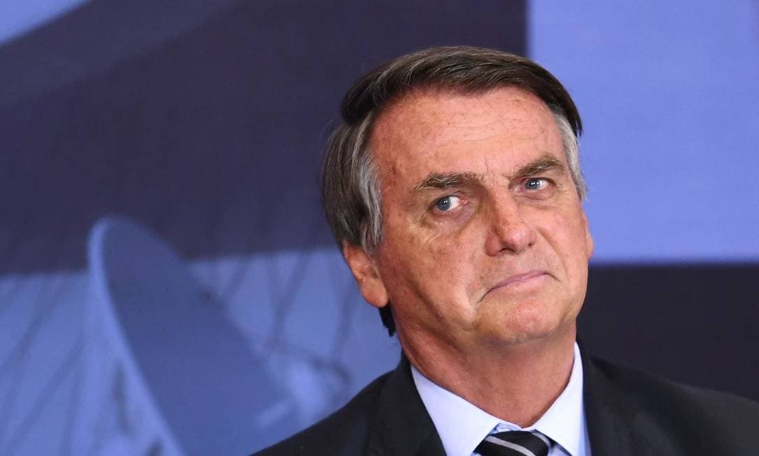 Bolsonaro pode passar por cirurgia no ombro, indicam pareceres médicos ao STF