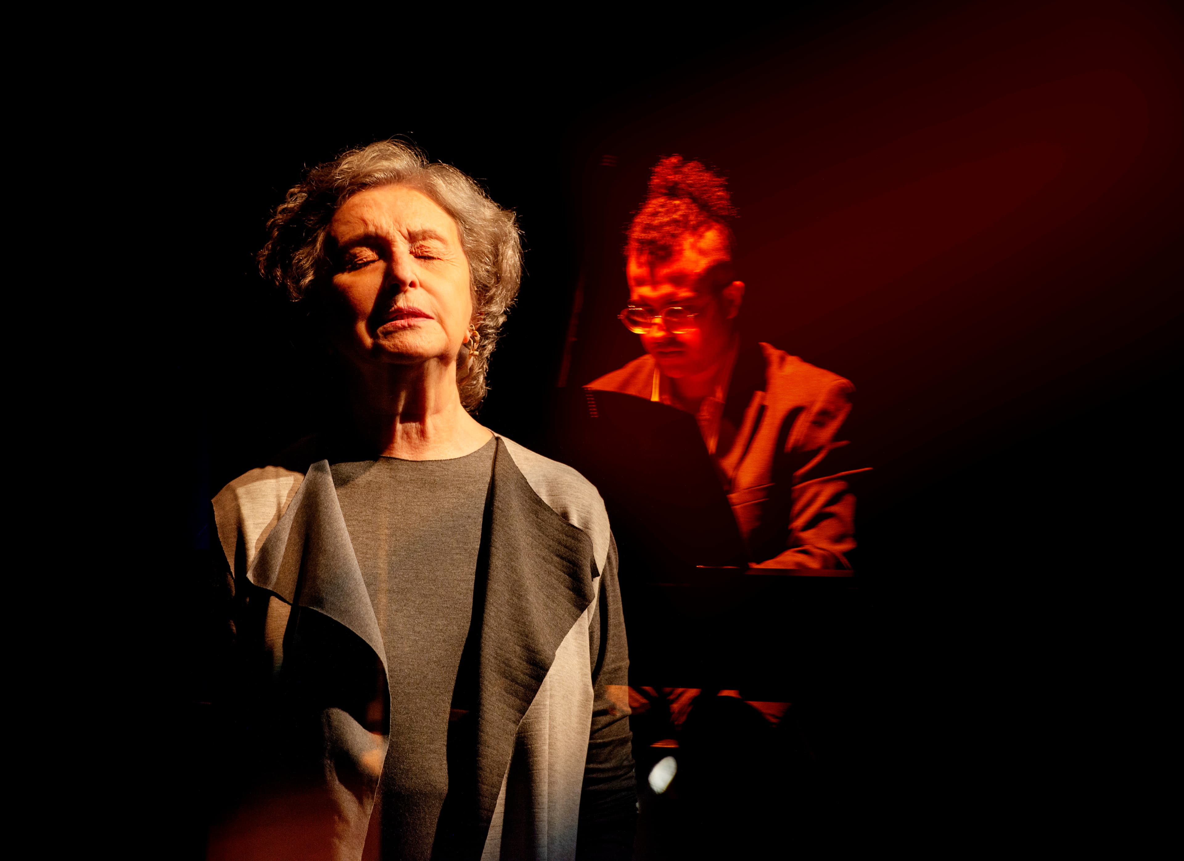 Ana Lúcia Torre estreia espetáculo 'Olhos nos Olhos' em Salvador