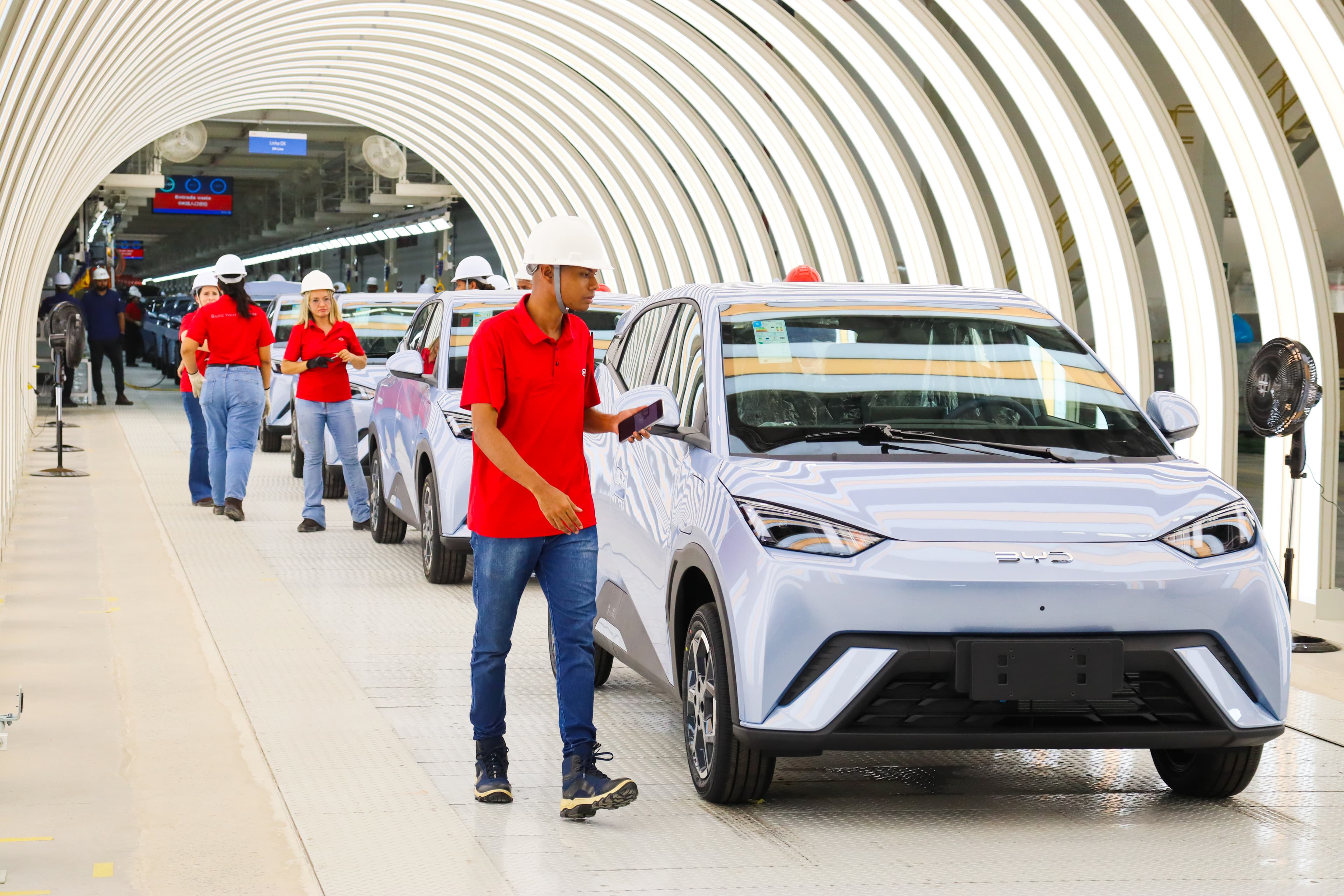 BYD Bahia: Fábrica de Camaçari alcança 800 veículos por dia e mira nacionalização