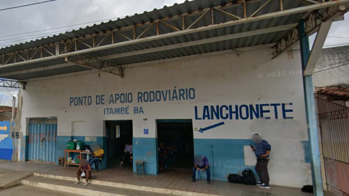 Acidente em Itambé: ônibus invade rodoviária e mata duas mulheres na Bahia