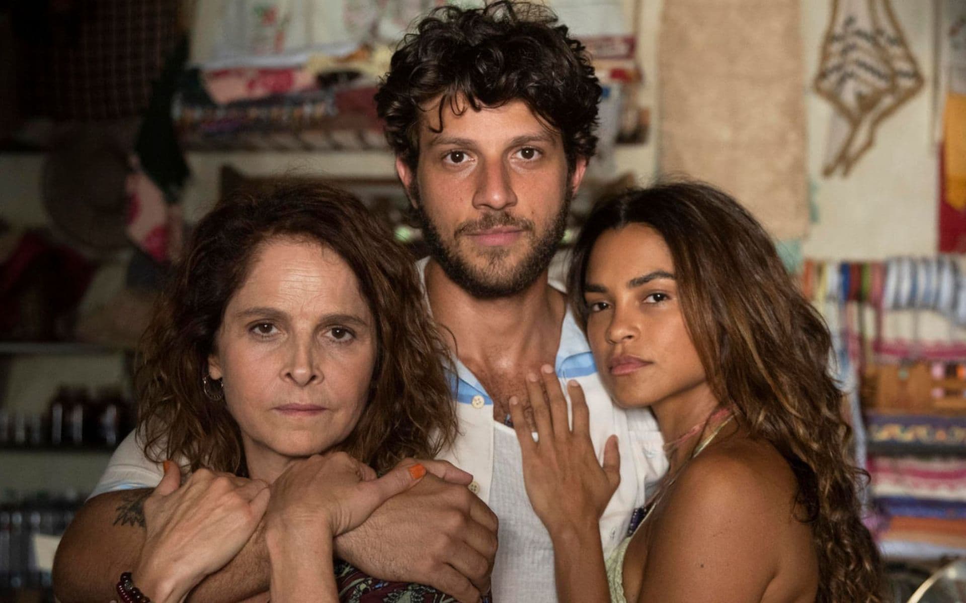 Drica Moraes tem celular clonado e alerta sobre golpe com IA