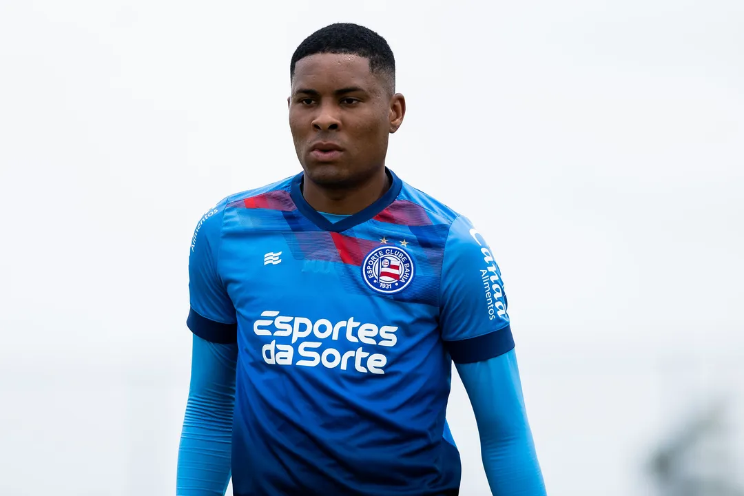 Caio Roque se emociona ao relembrar drama no Bahia e lesão no joelho