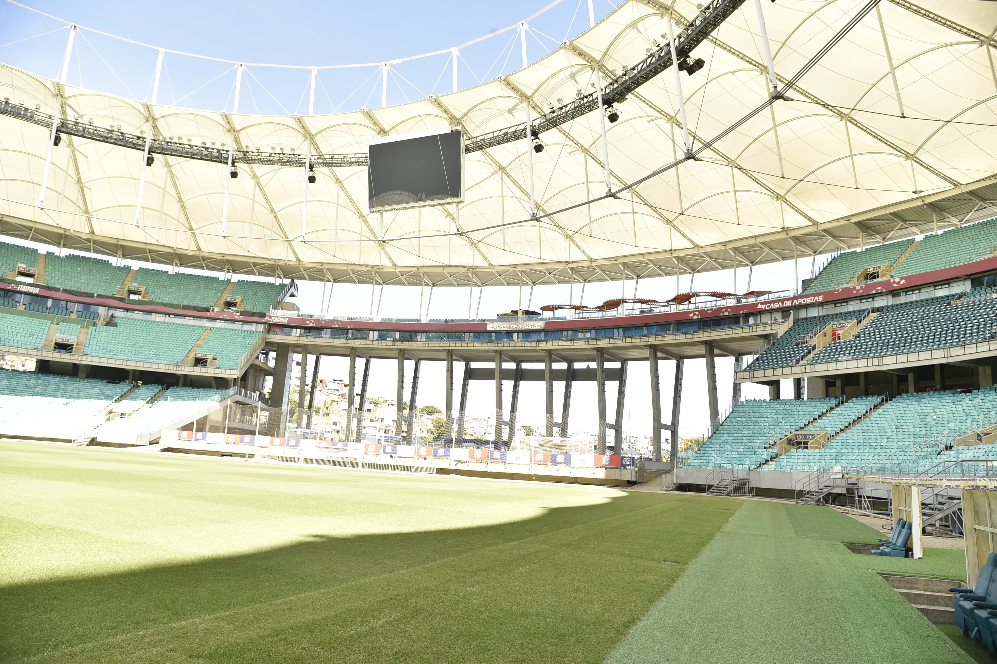 Fonte Nova terá arquibancada móvel para Copa Feminina, diz secretário