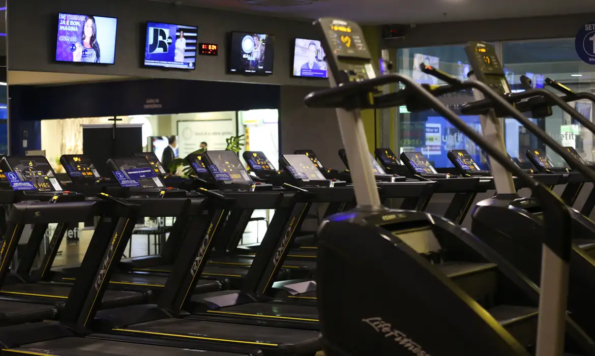 Alimentos proteicos industrializados: nutricionista alerta para riscos à saúde