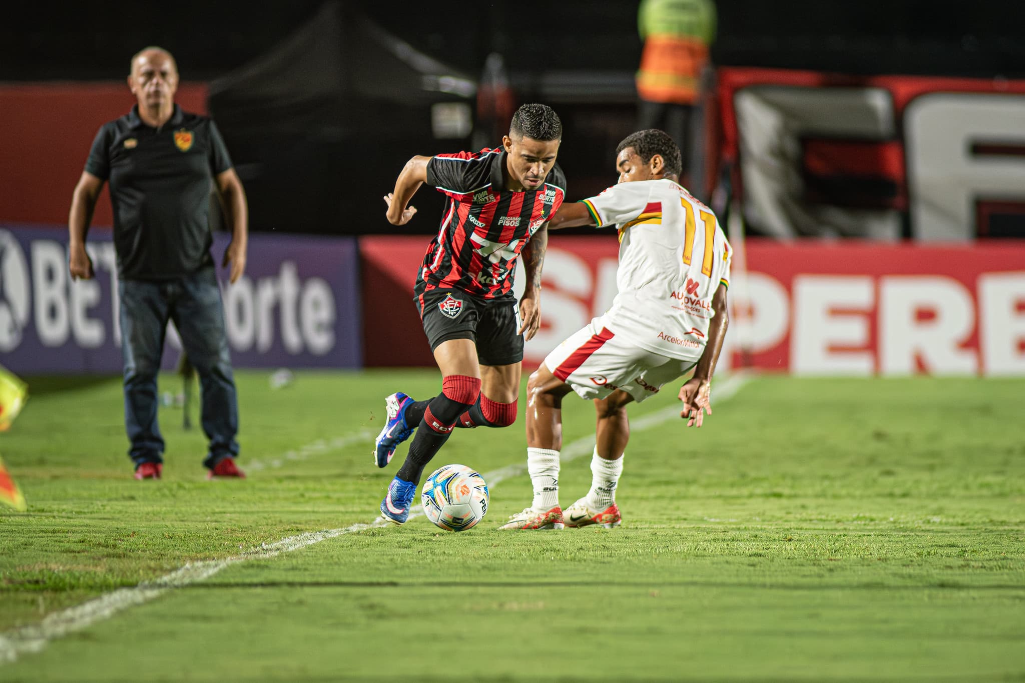 Vitória enfrenta Piauí no Barradão pela Copa do Nordeste nesta quarta-feira