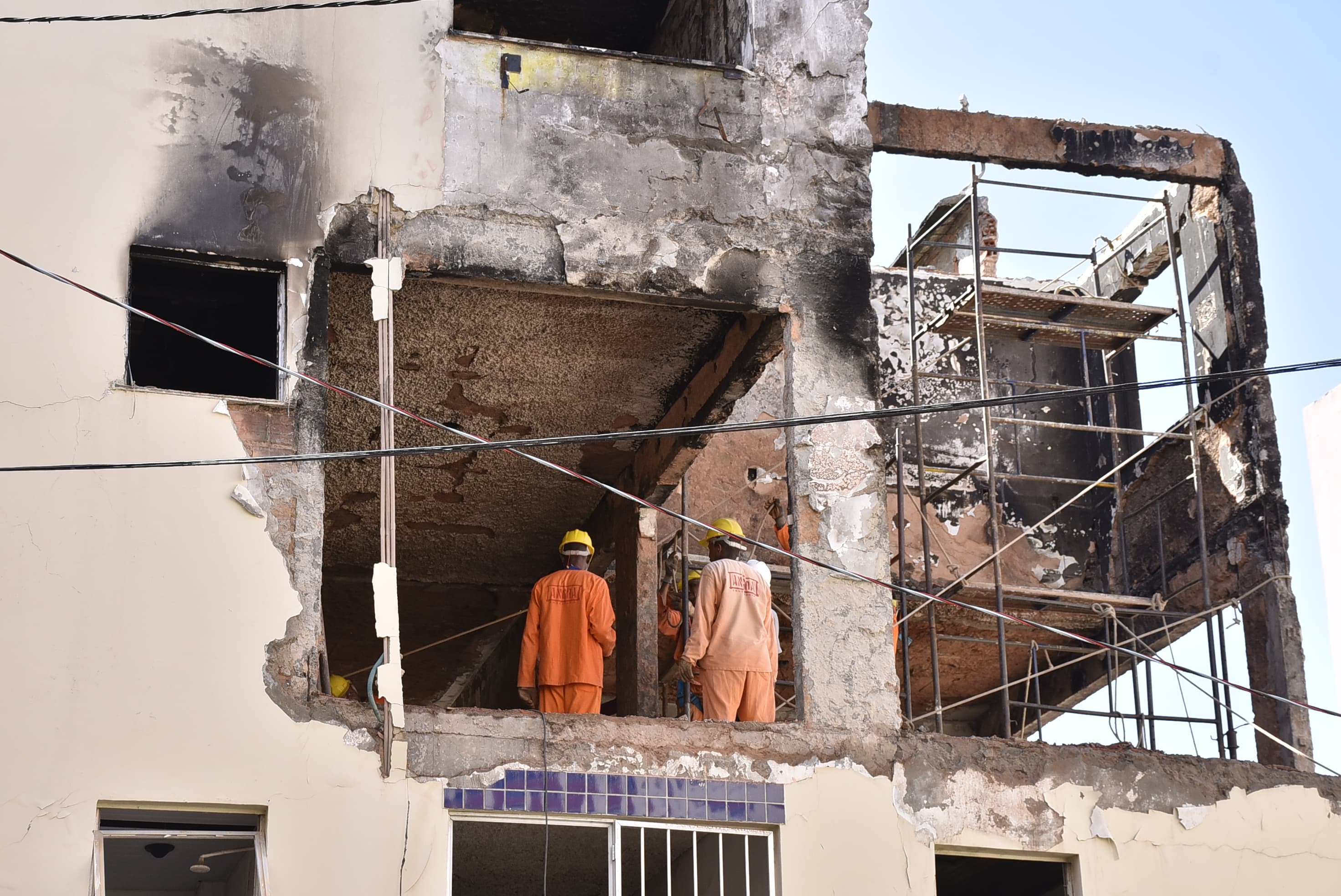Explosão no Stiep: Defesa Civil libera parte de prédio para reocupação em Salvador