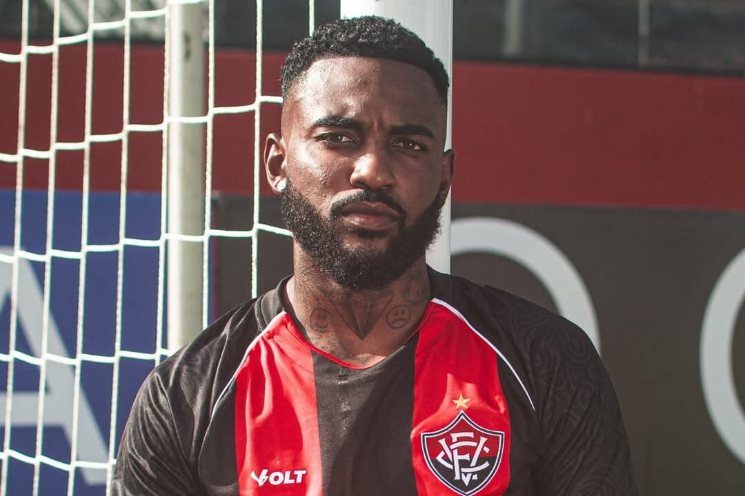 Vitória lança nova camisa principal para temporada 2026