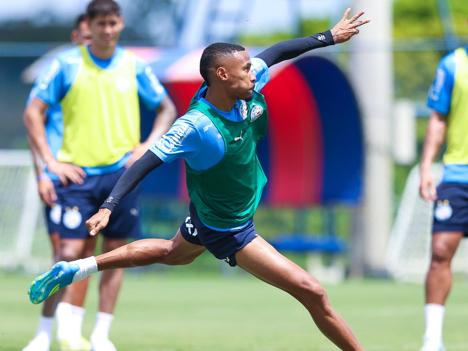 Ademir avança em recuperação de lesão no ombro antes de jogo do Bahia