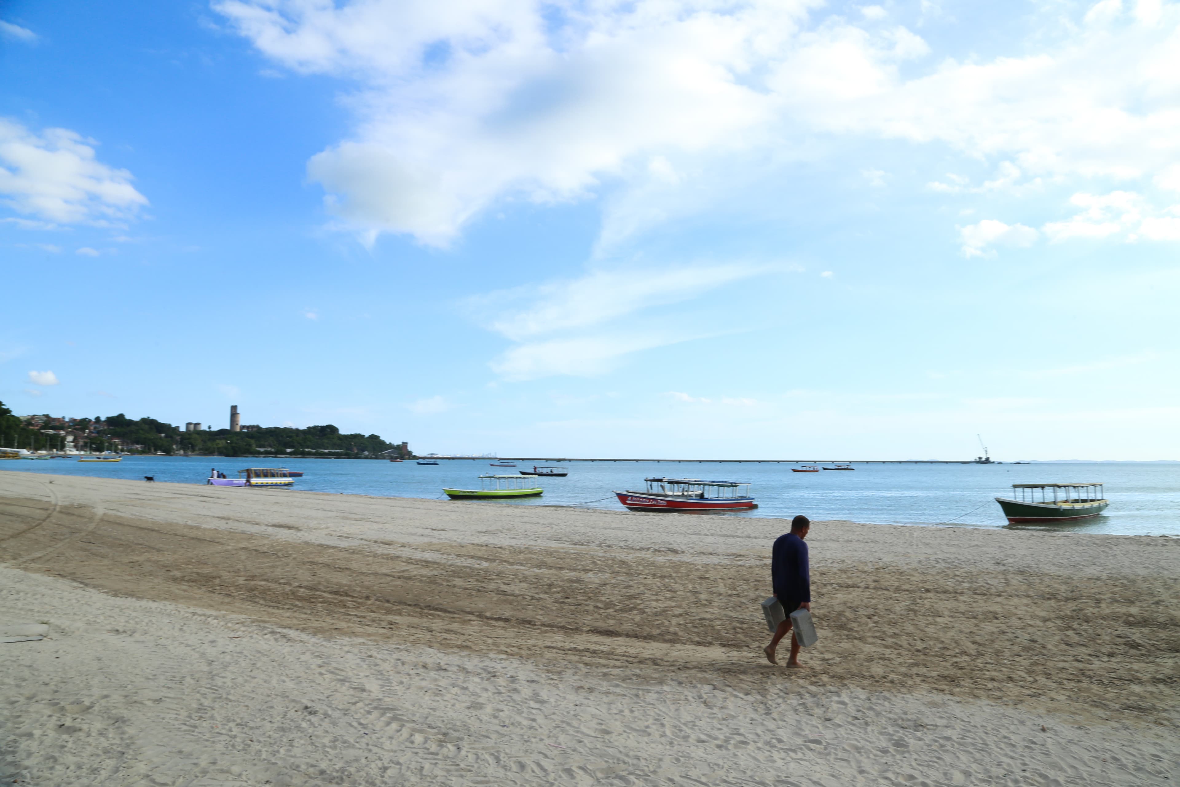 Salvador: 15 praias estão impróprias para banho antes de feriado