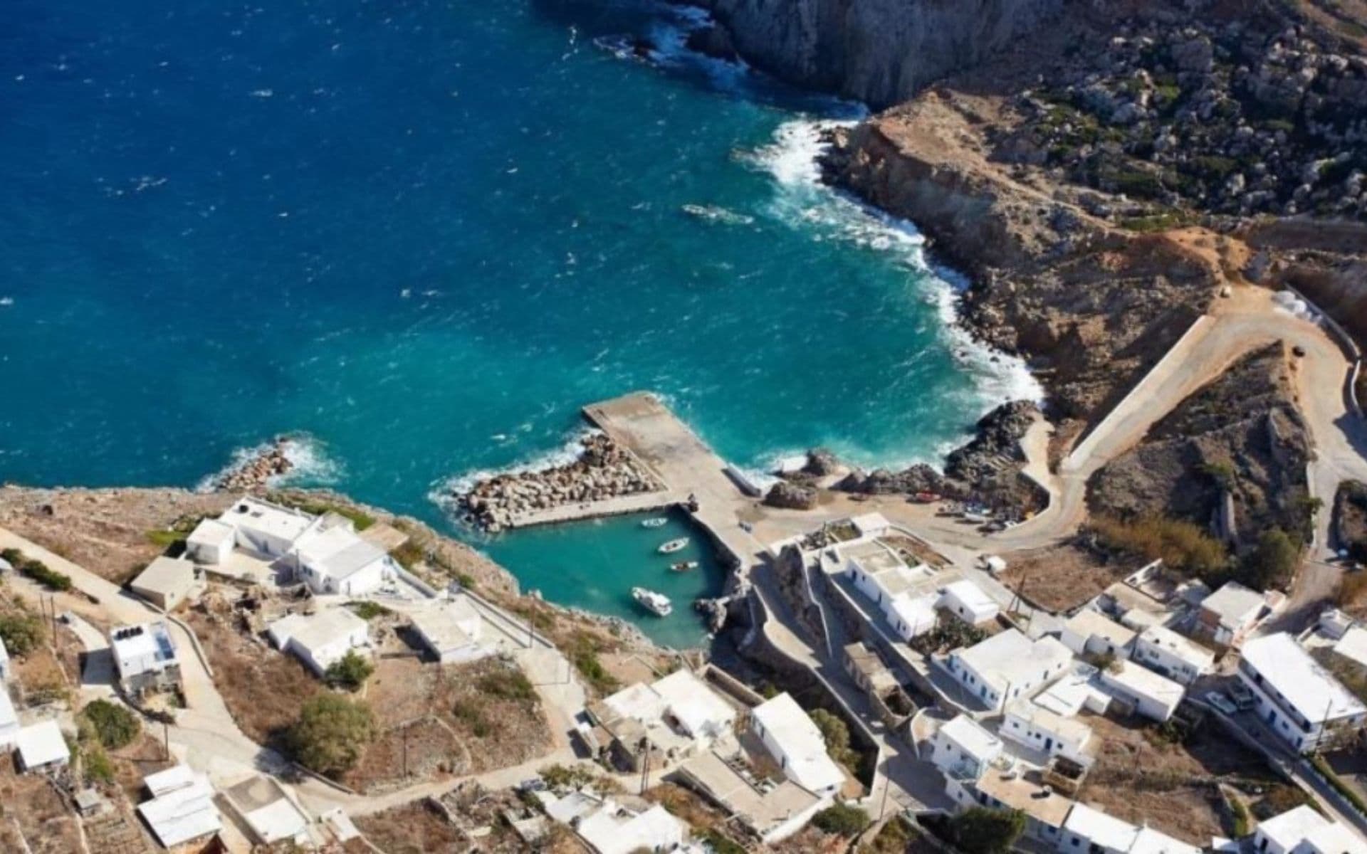 Ilha grega oferece moradia e R$ 100 mil para atrair novos habitantes