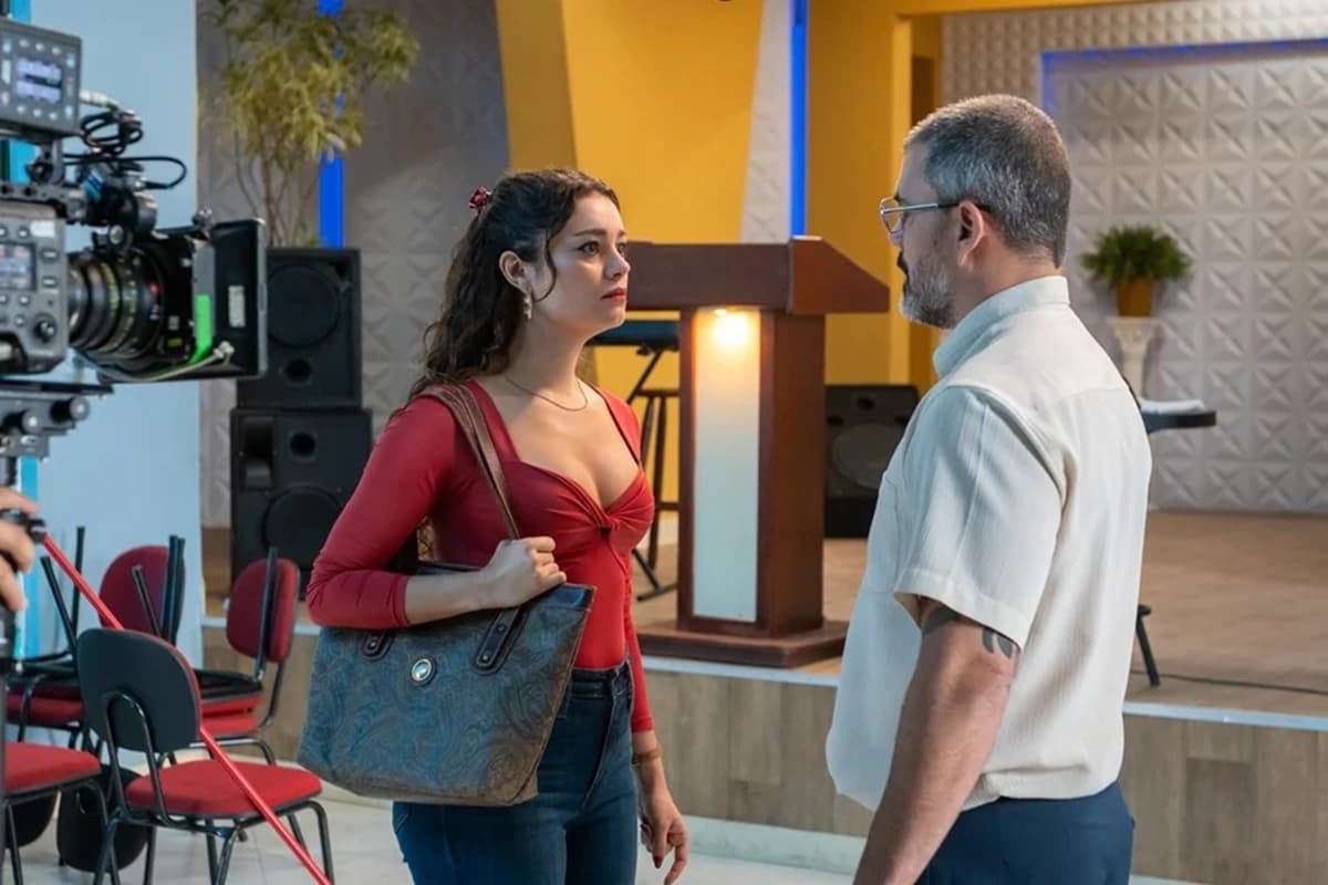 Juliano Cazarré anuncia evento para homens e gera polêmica com famosos