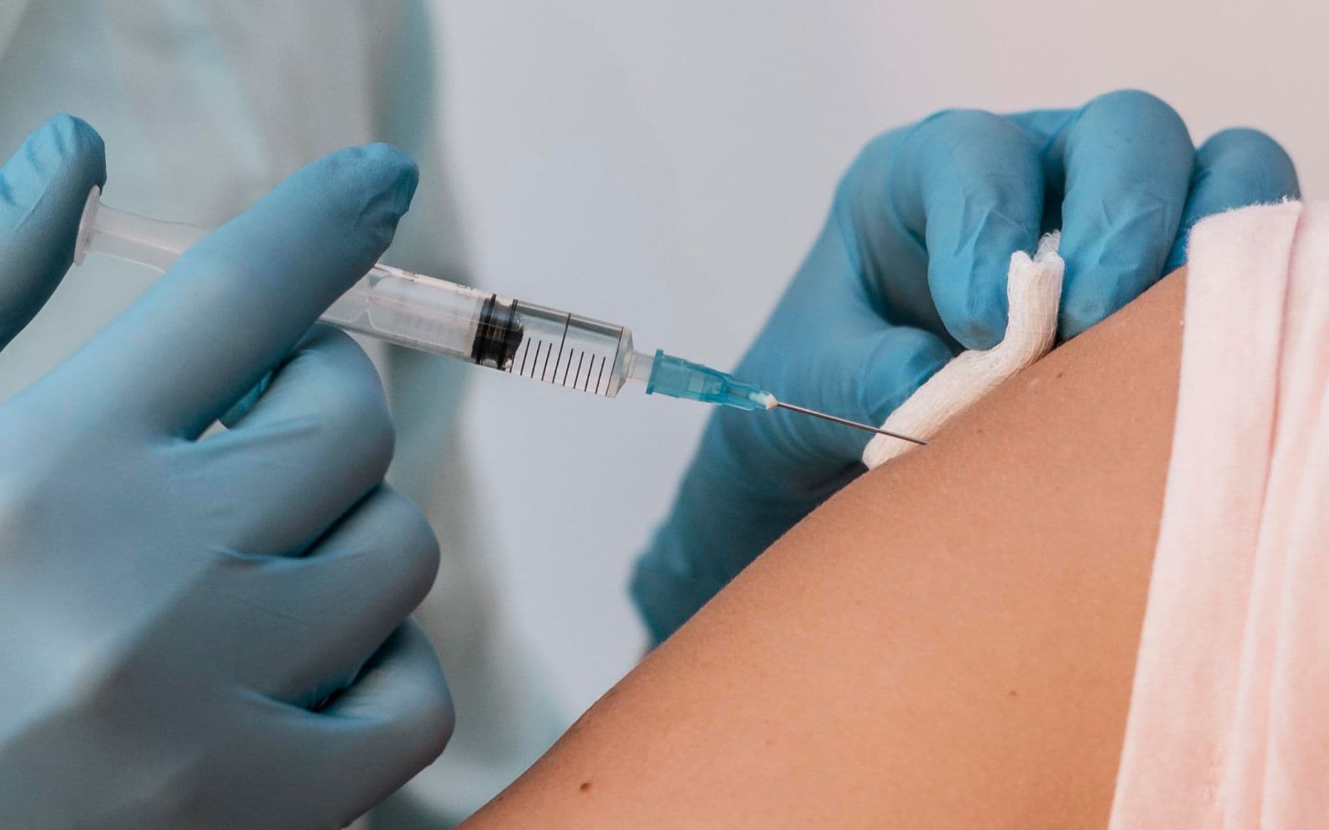 Bahia recebe mais de 205 mil doses da vacina contra Covid-19