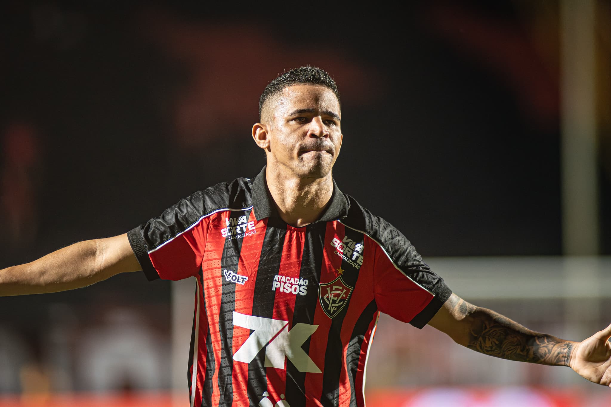 Jair Ventura destaca Erick como 'mais importante do Brasil' após derrota do Vitória