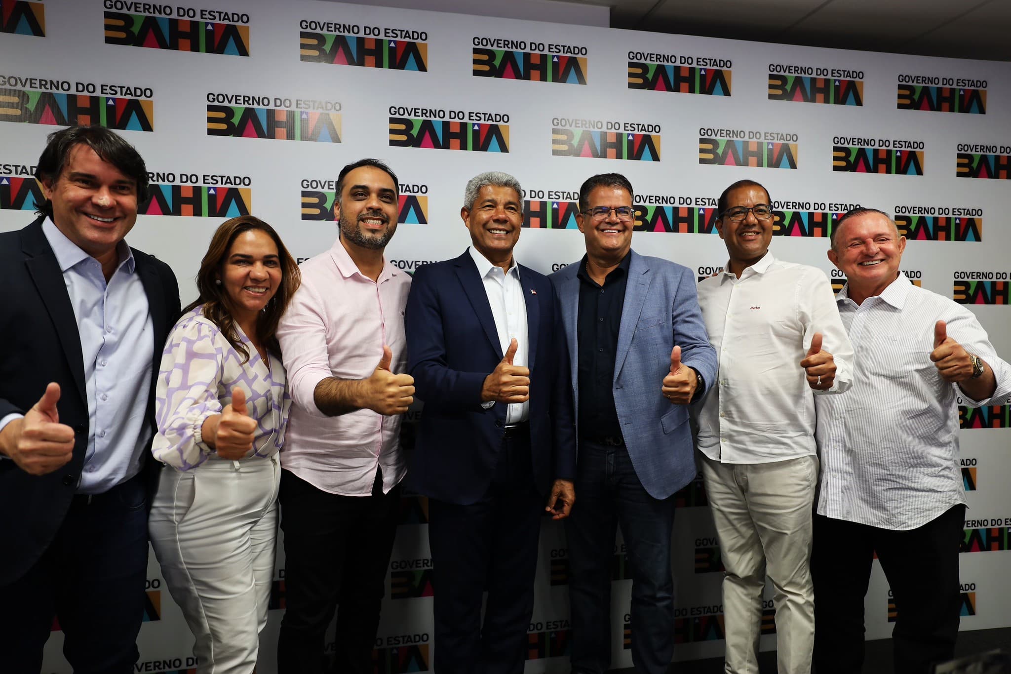 Jerônimo Rodrigues amplia base e soma mais de 350 prefeitos na Bahia