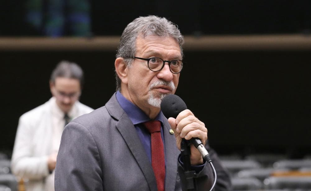 Afonso Florence acusa oposição de travar fim da escala 6x1 na Câmara