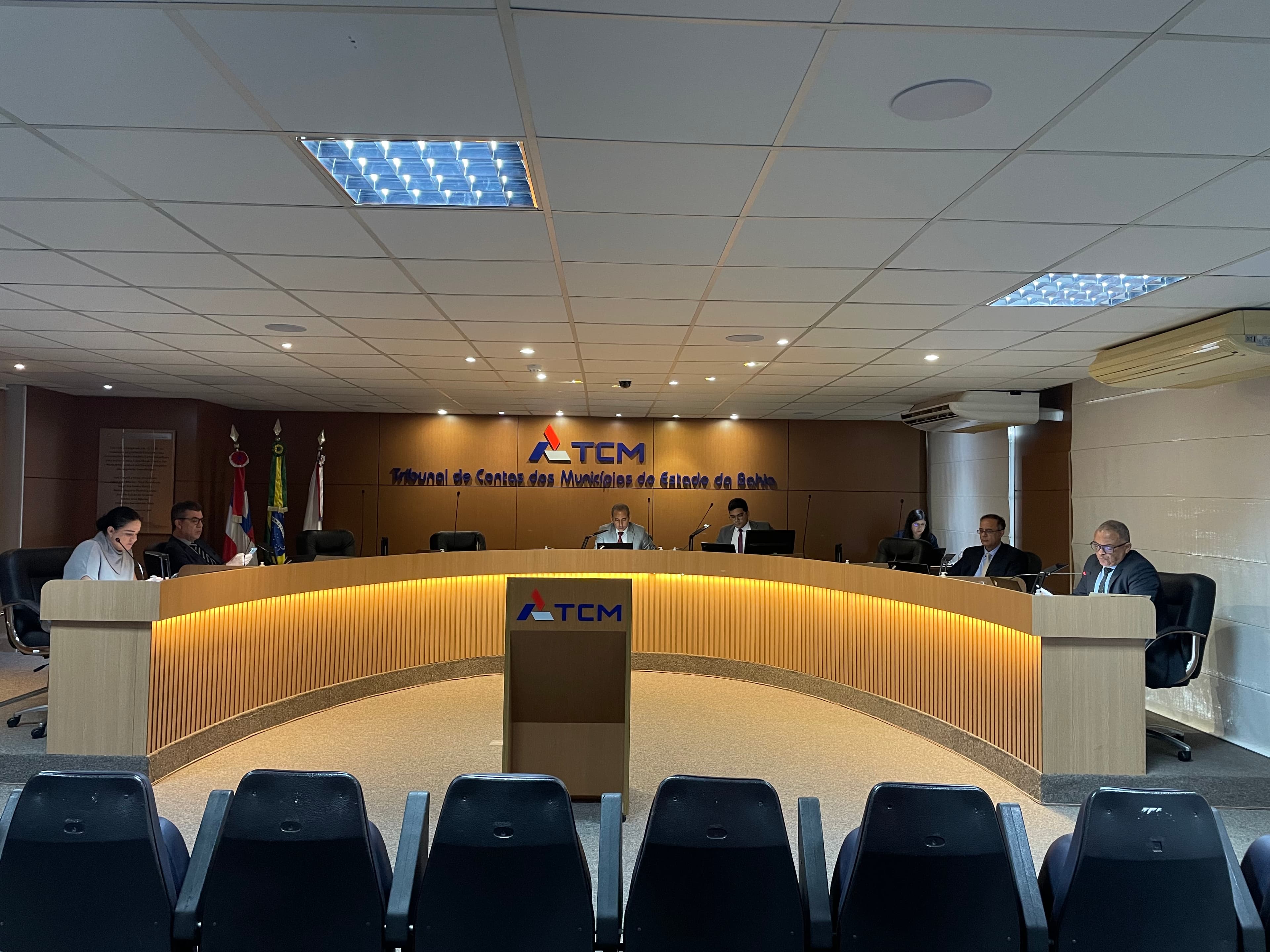 Conselheiro do TCM-BA anuncia aposentadoria; Alba indicará substituto