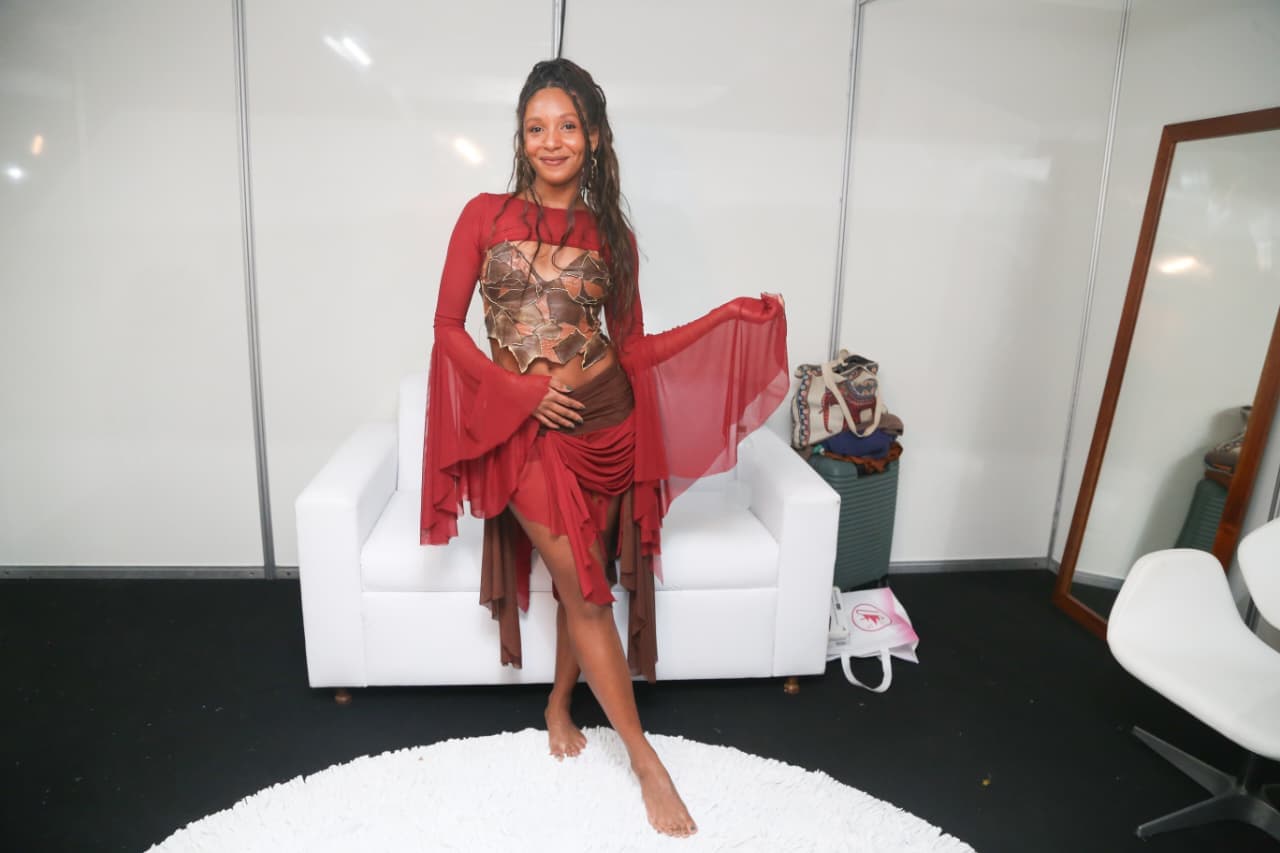 Nabiyah Be faz show emocionante em Salvador após morte de Jimmy Cliff